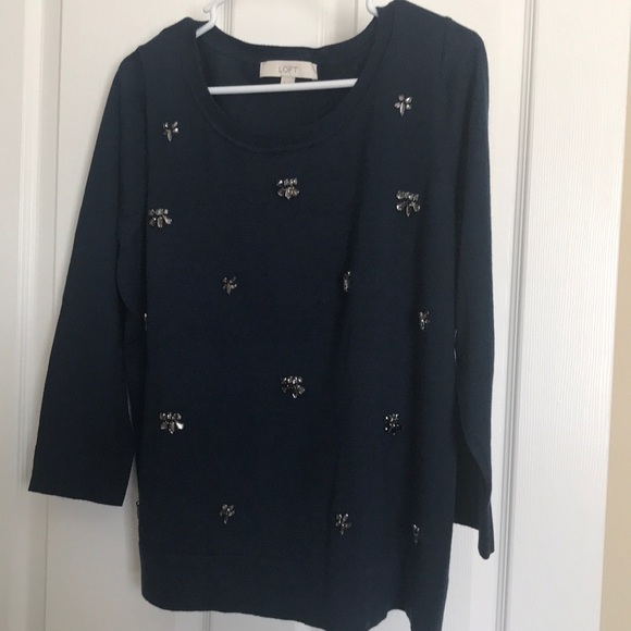 Beautiful sweater never use - Picture 1 of 3